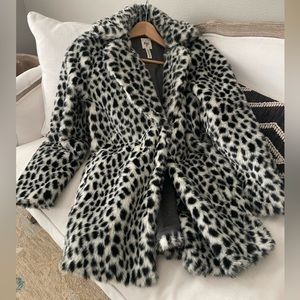 Billabong cheetah faux fur jacket sz large
